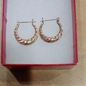 14k gold shrimp style earrings